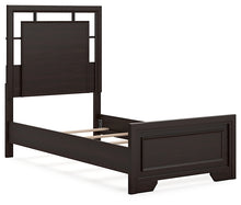 Load image into Gallery viewer, Covetown Twin Panel Bed with Dresser and 2 Nightstands
