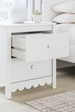 Load image into Gallery viewer, Hallityn Twin Platform Bed with Nightstand
