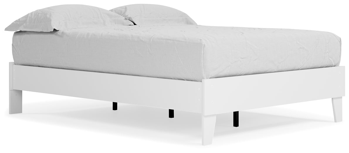 Piperton Full Platform Bed with Dresser and Chest